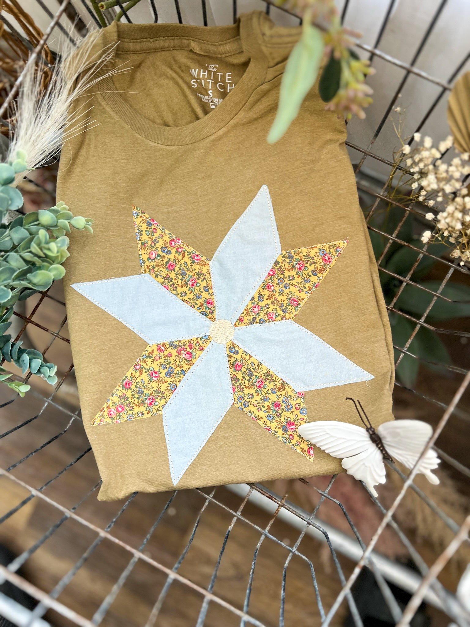Country Quilt Star Tee | Mocha