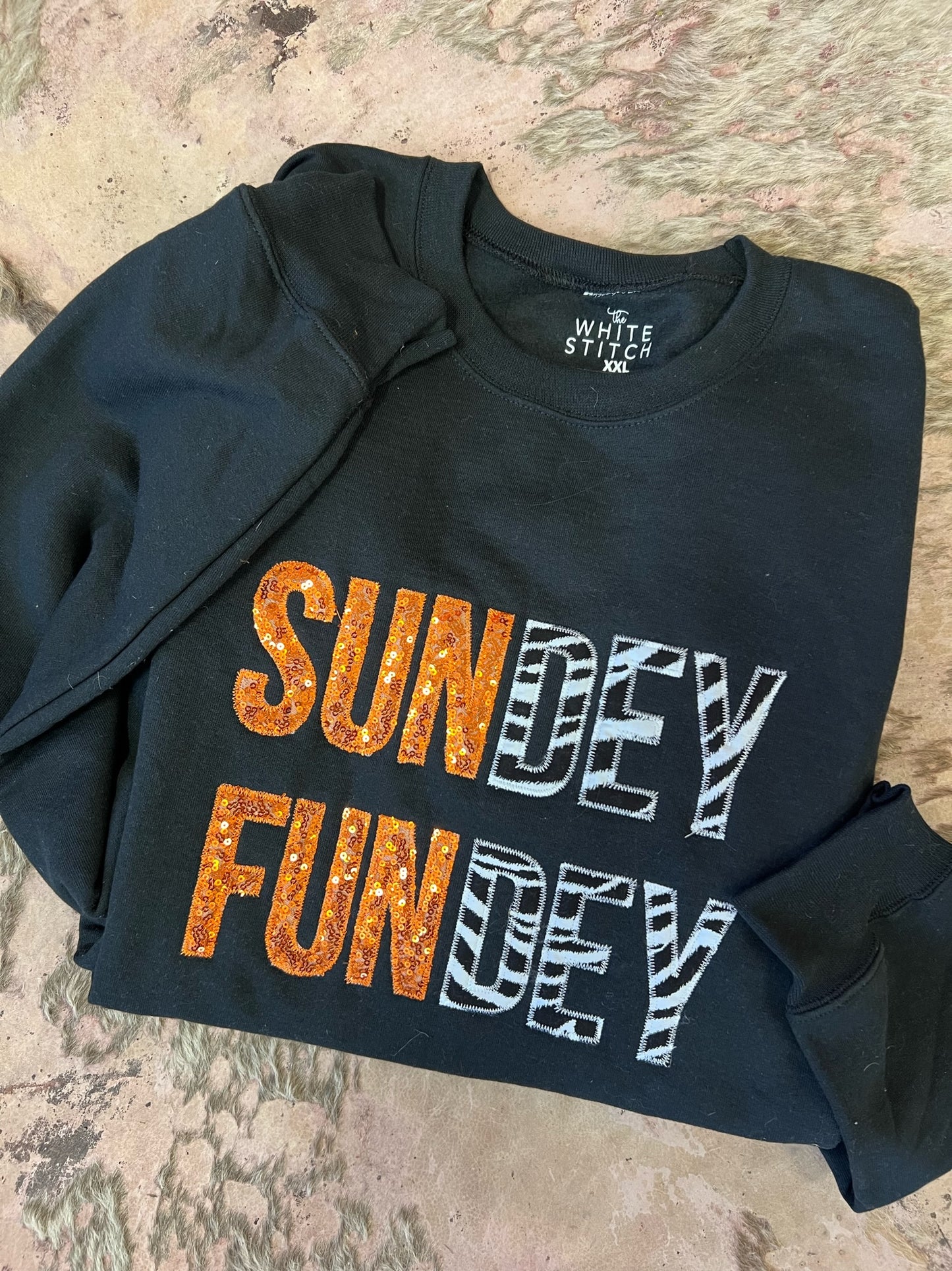 SUNDEY FUNDEY Handmade Sweatshirt | Black