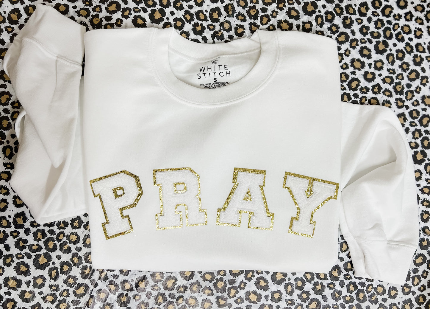 PRAY Chenille Patch Sweatshirt | White Gold